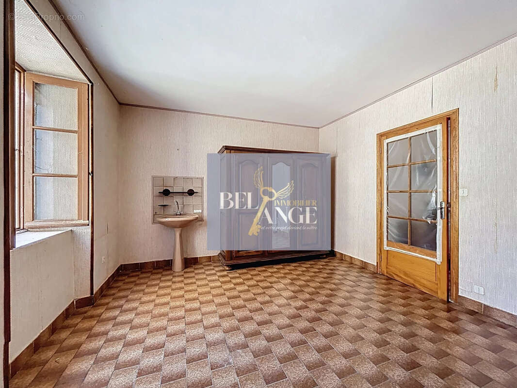 Maison à SAINT-PAUL-LE-JEUNE