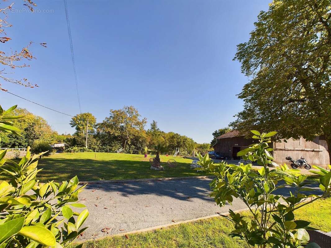 Maison en pierre avec 5 gîtes et piscine - photo 12