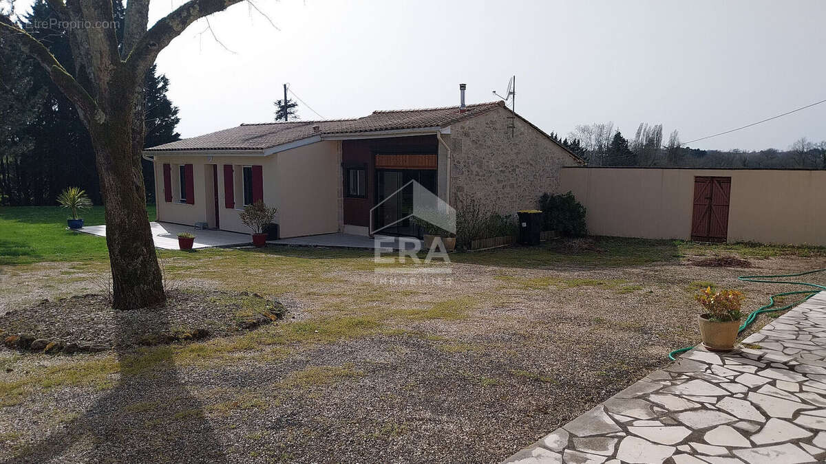 Maison à MASSUGAS