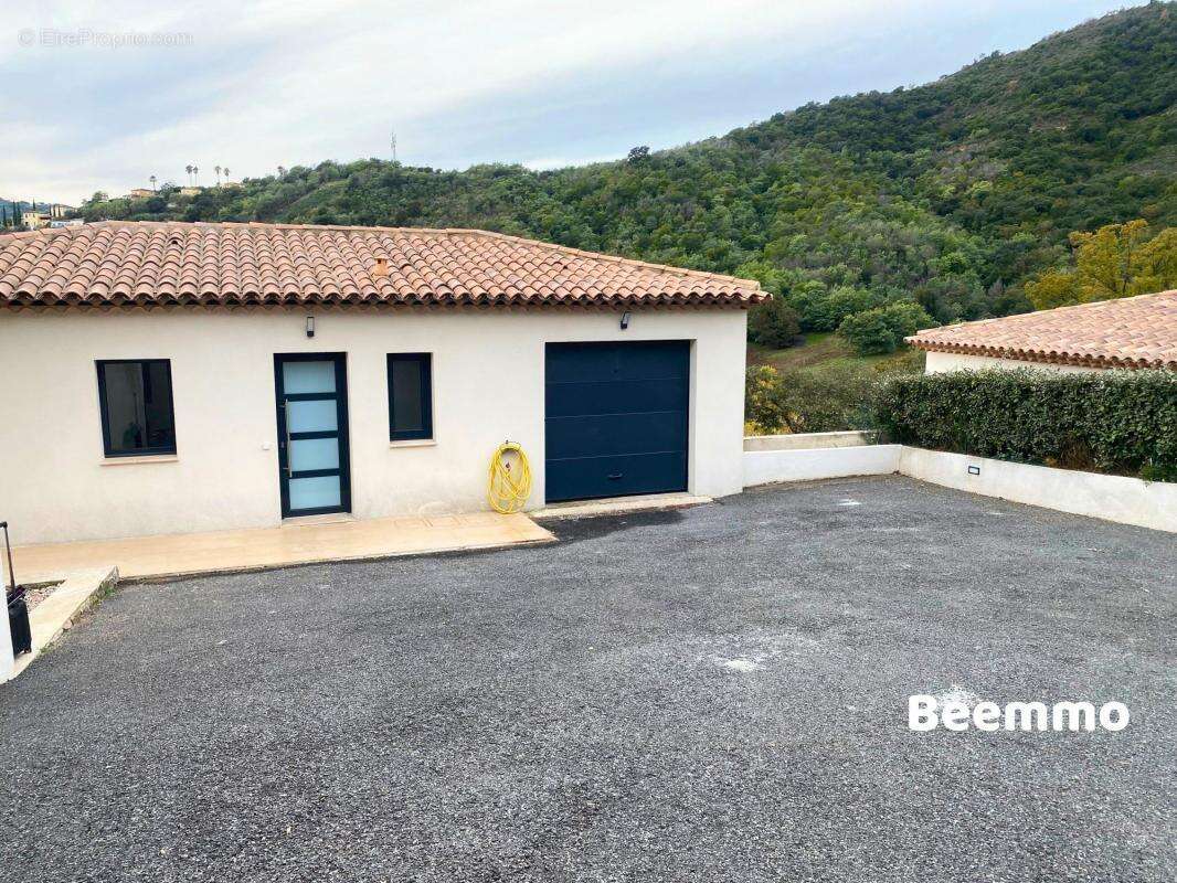 Maison à AURIBEAU-SUR-SIAGNE