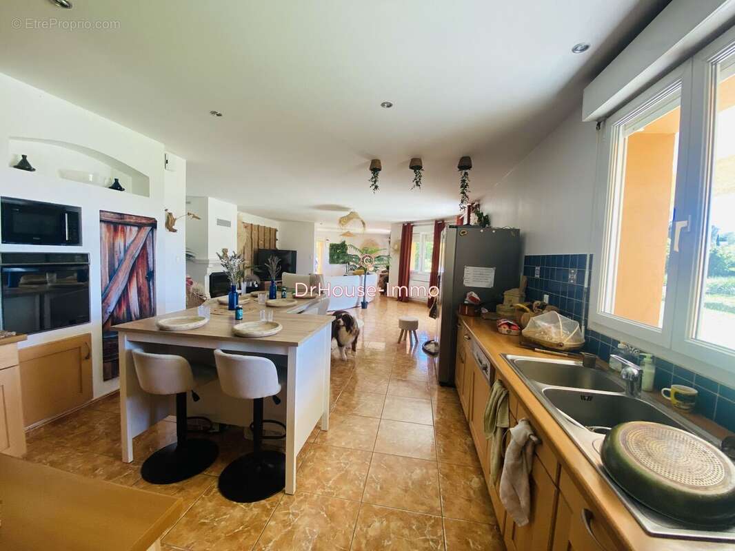 Maison 131 m² à Pomas  - photo 11