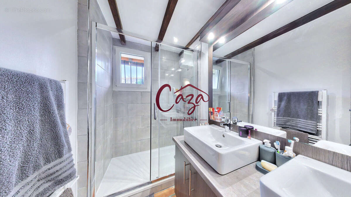 Maison à FARGUES-SAINT-HILAIRE