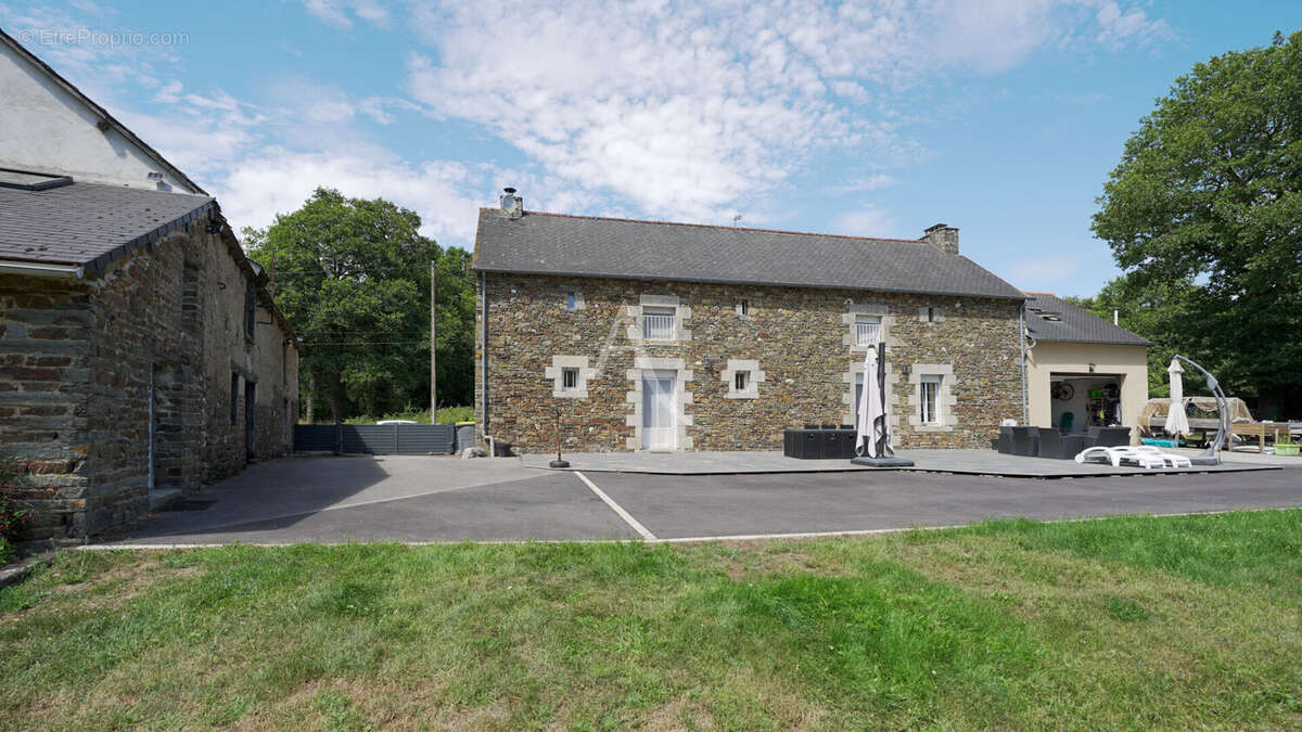 Maison à GUILLIERS
