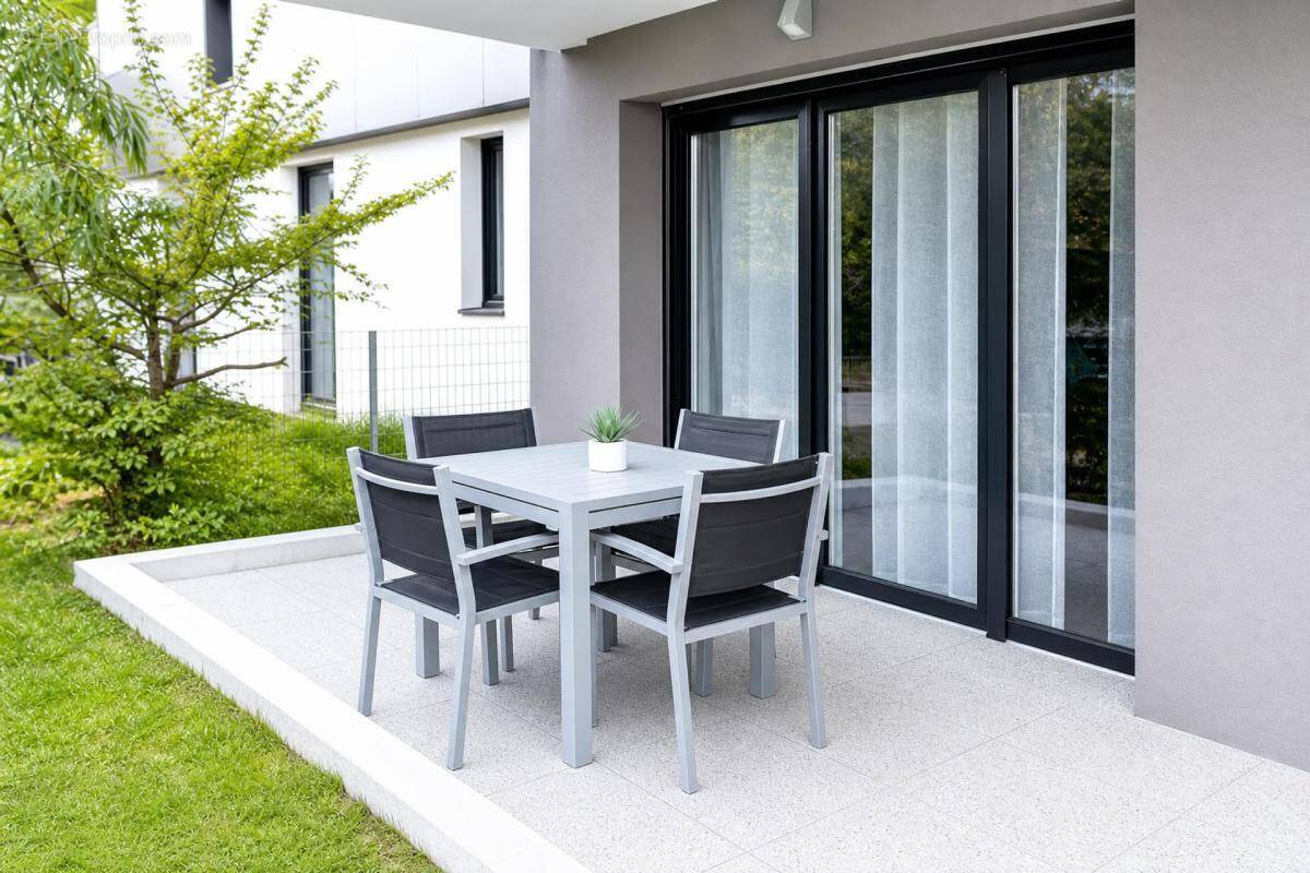 Appartement à PAREMPUYRE