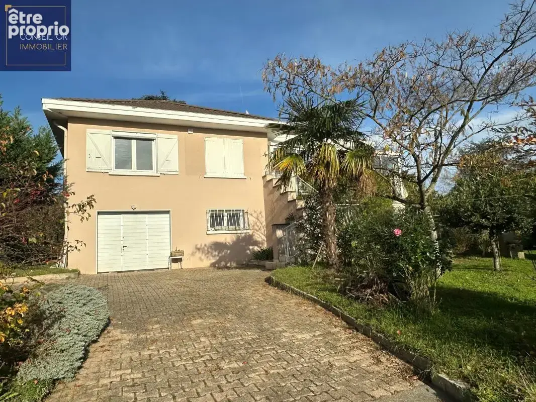Photo Maison à Saint-Genis-Les-Ollieres au prix de 429 000€