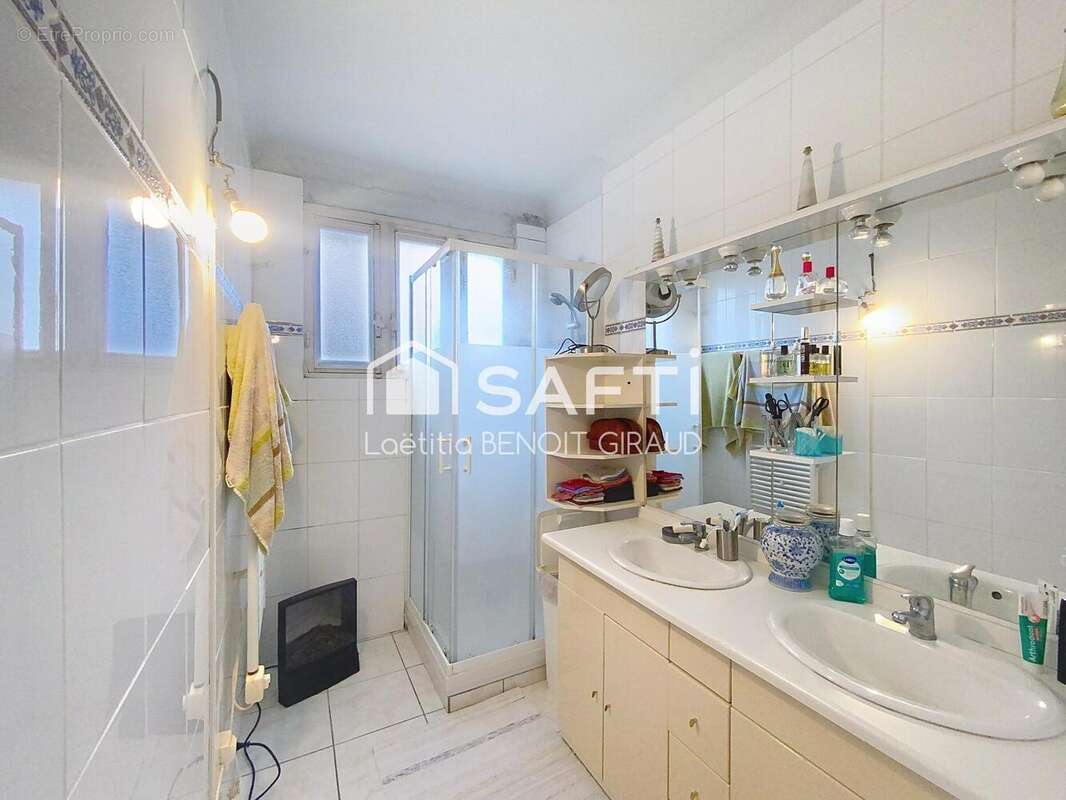 Maison 159 m² à Saintes  - photo 8