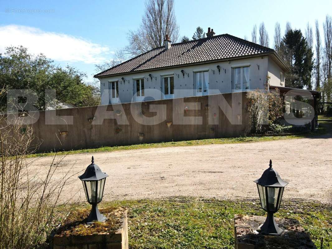 42 - Maison à LORRIS