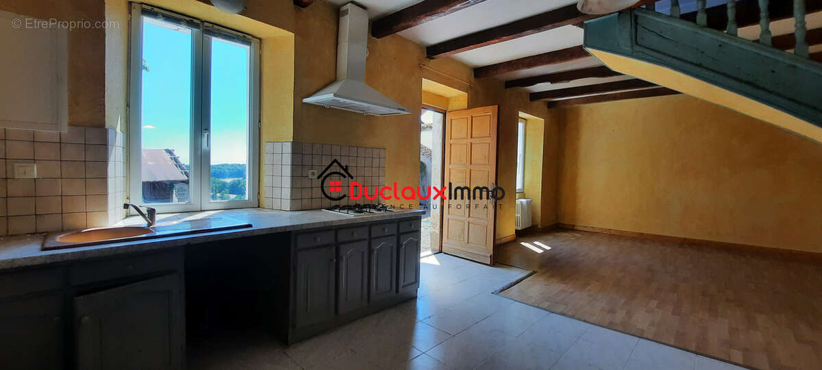 Ensemble Maison - Grange et dépendances - Terrain de 3 171 m2 - photo 5