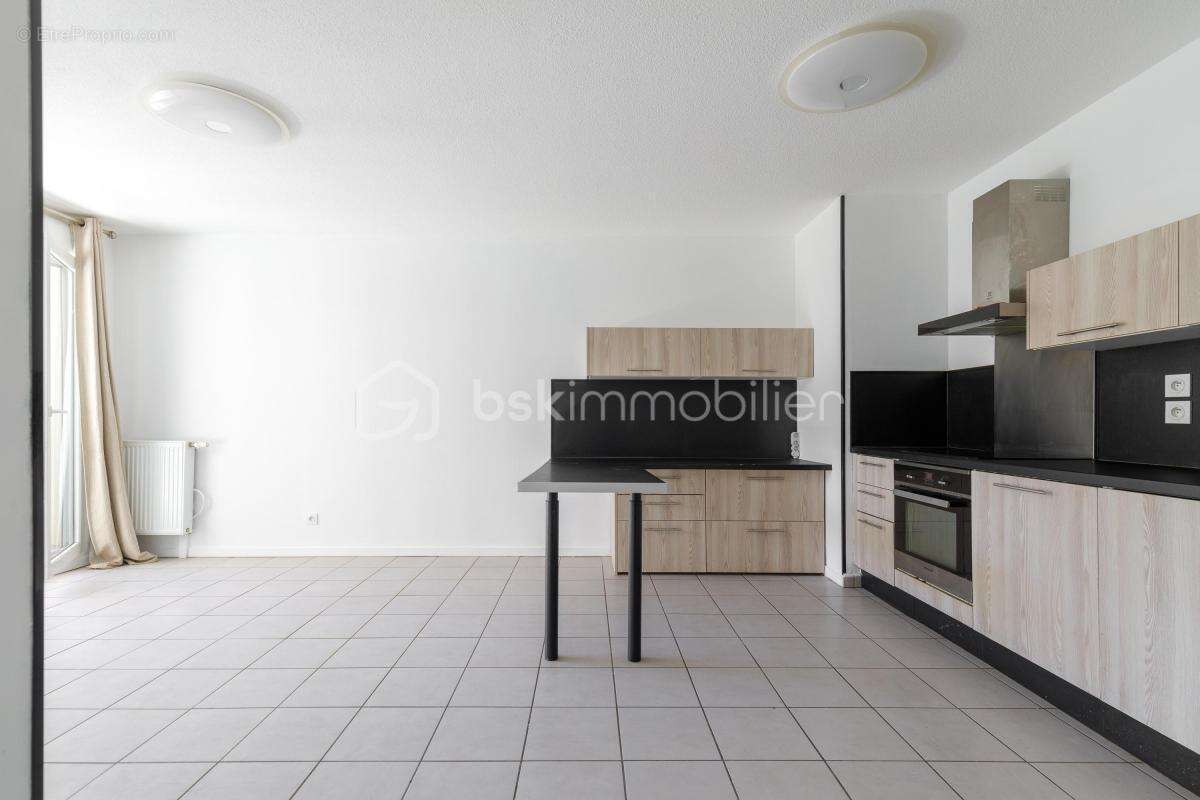 Appartement à DECINES-CHARPIEU