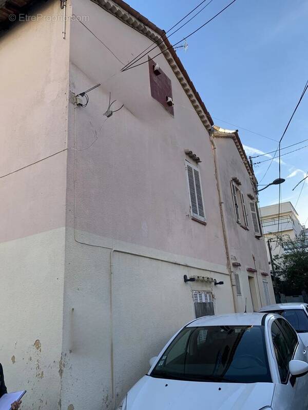 Commerce à VALLAURIS