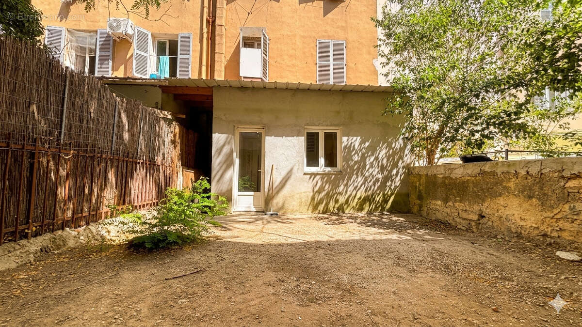 Rez-de-jardin toulon ouest. - photo 8