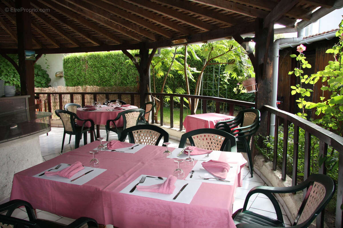 Commerce à SAINT-SATUR