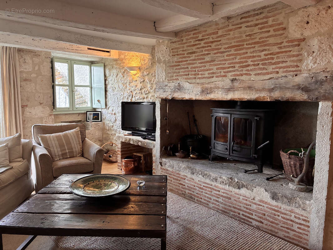 Maison à CASTELNAU-MONTRATIER