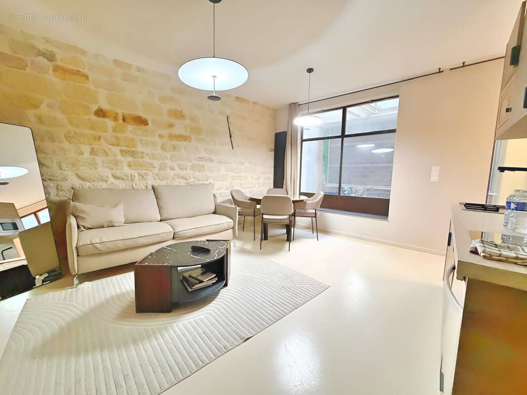 Appartement à PARIS-11E