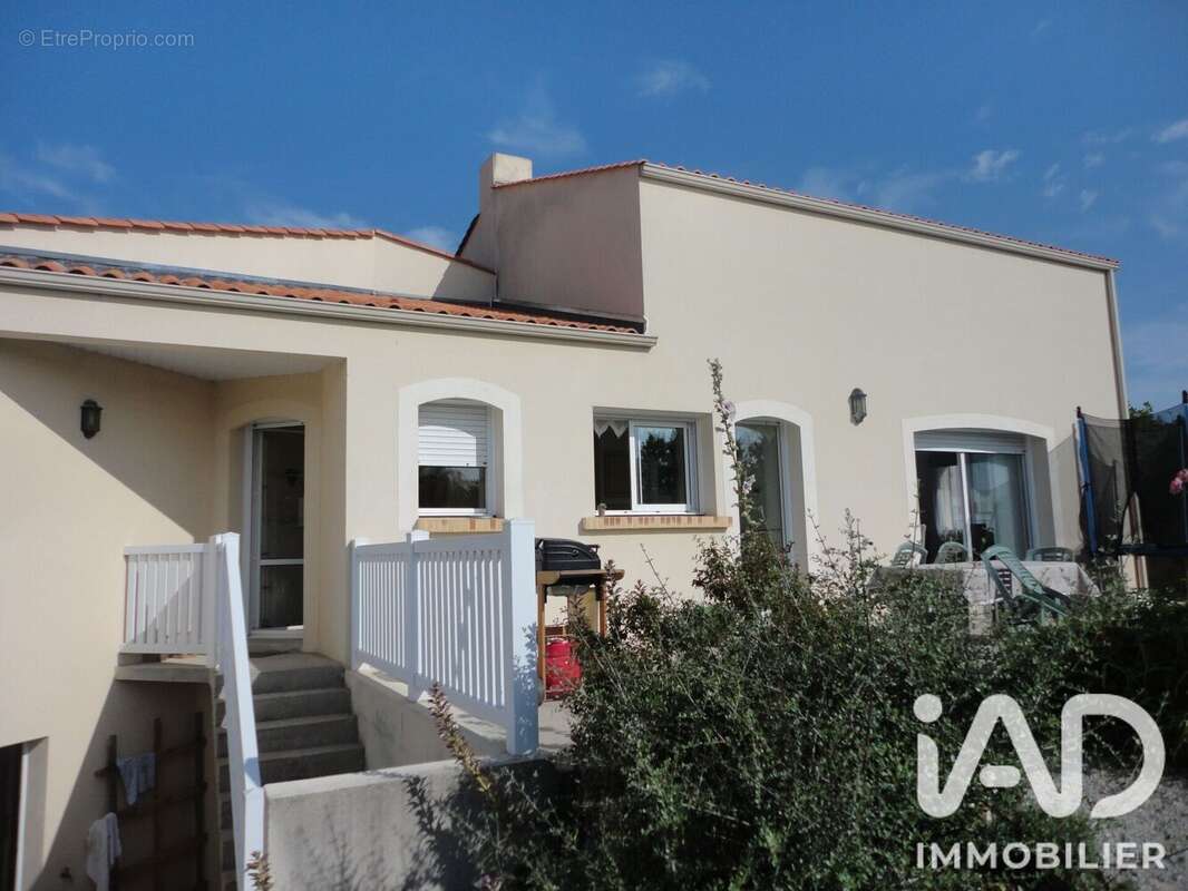Maison 152 m² à La Roche-Sur-Yon  - photo 2