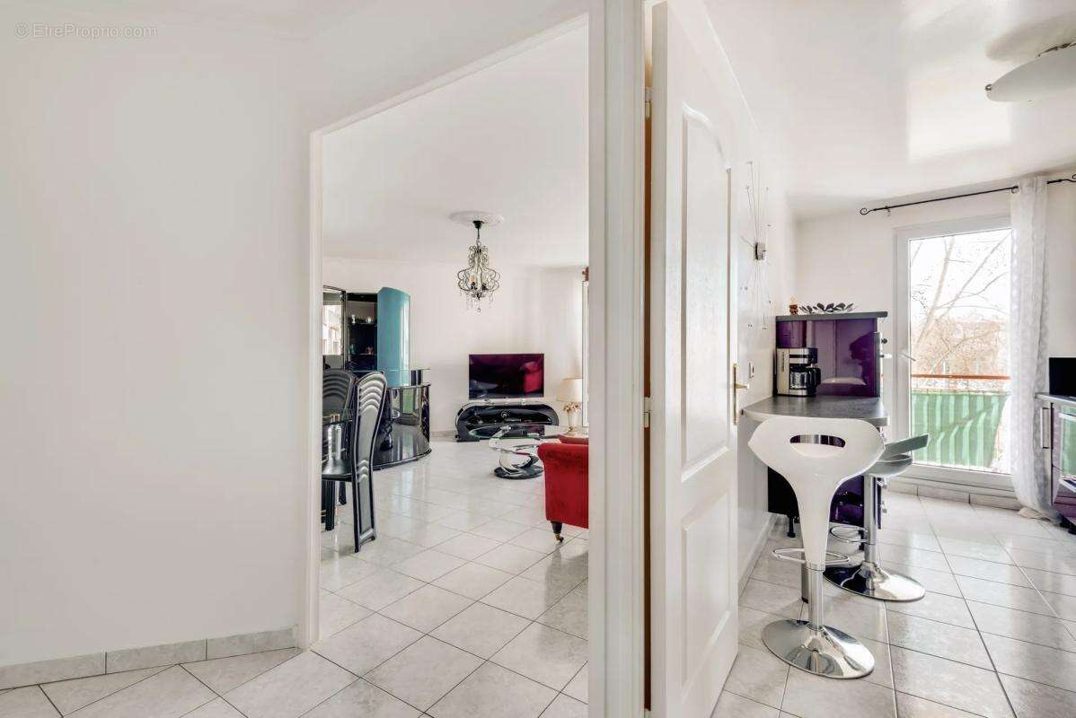 Appartement à LA COURNEUVE