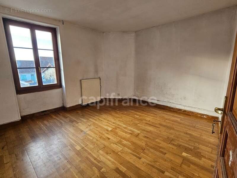 Maison à MERY-SUR-OISE