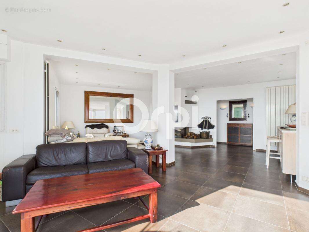 Maison à MANDELIEU-LA-NAPOULE