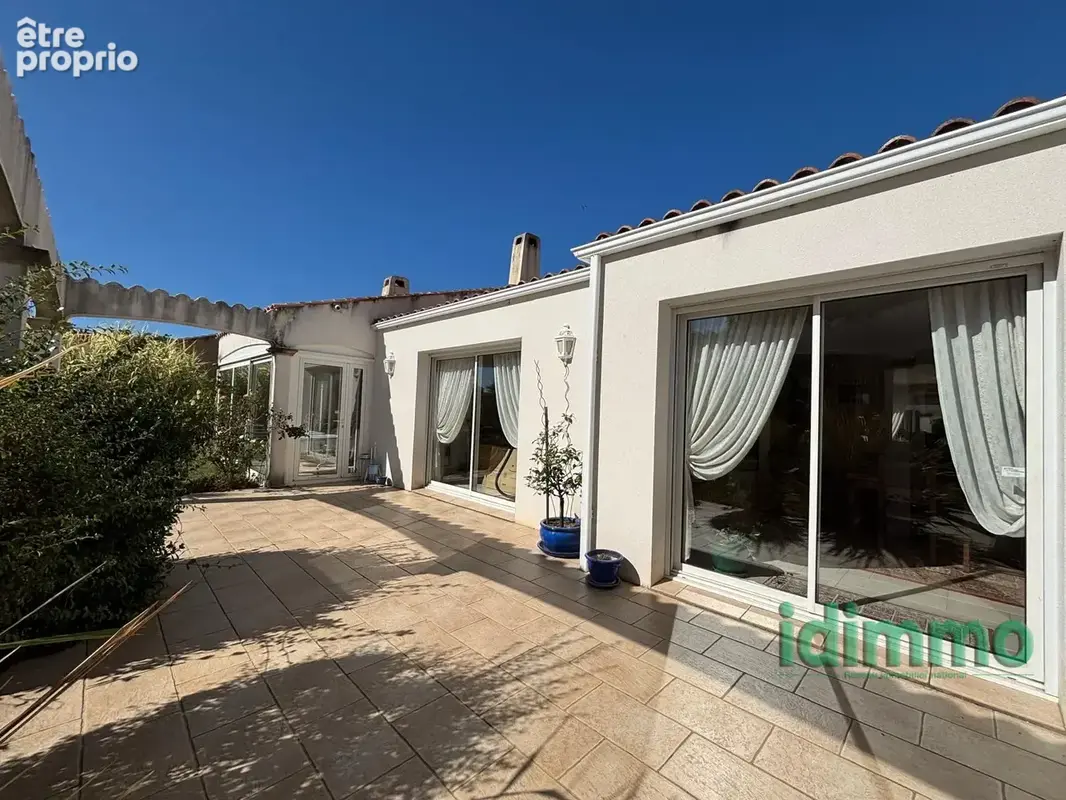 Superbe villa bourgeoise de style rethais de 180 m2 sur un terrain clos et arbore de 1122 m2. a 15 mn de la - photo 7