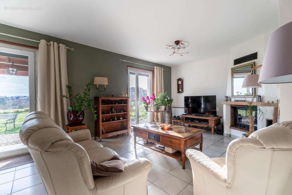 Maison à FLEURIEUX-SUR-L'ARBRESLE