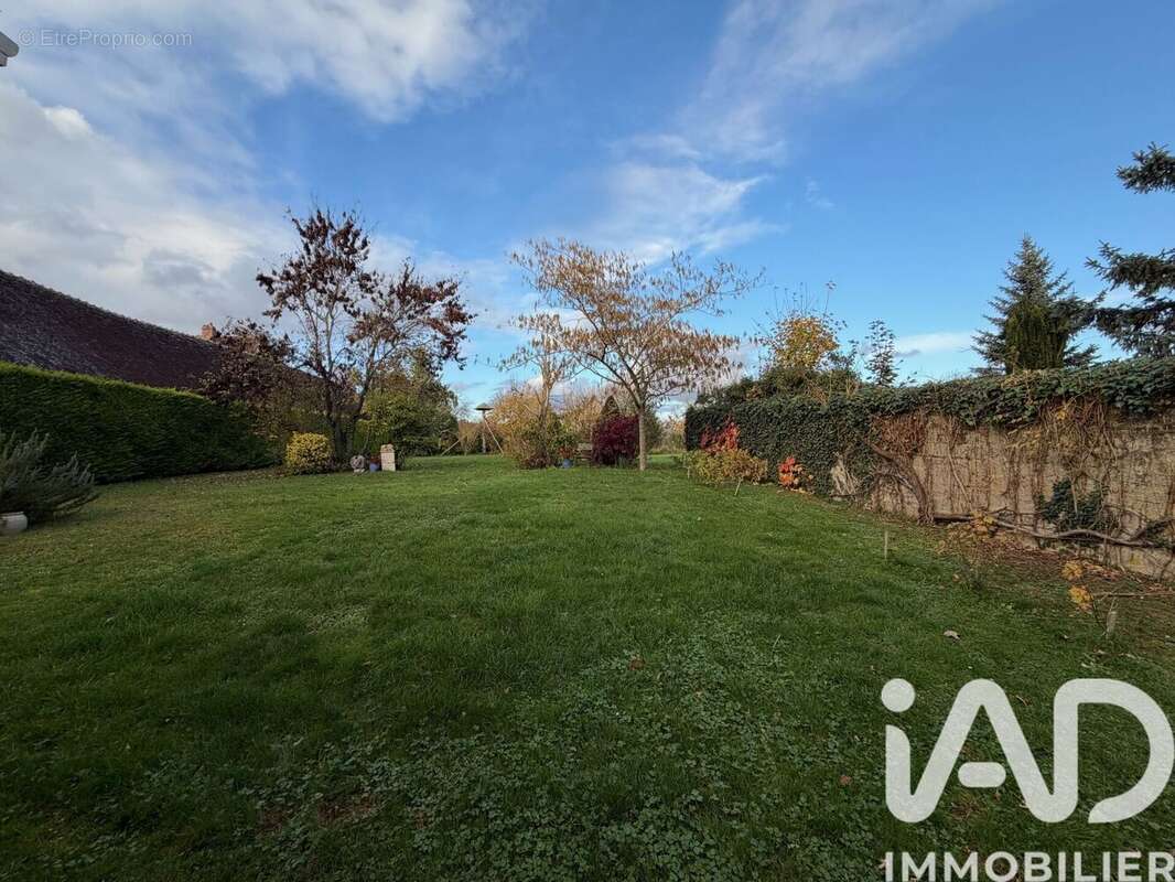 Maison 205 m² à Chassy  - photo 9
