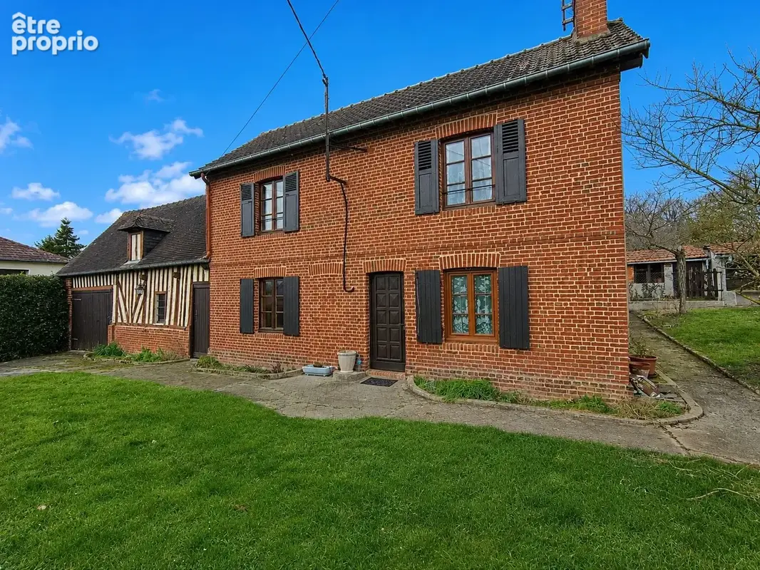 Photo Maison à Saint-Martin-Aux-Chartrains au prix de 245 000€