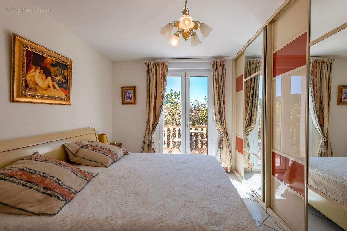 Au Castellet - Maison familiale 5 pièces avec piscine - photo 8