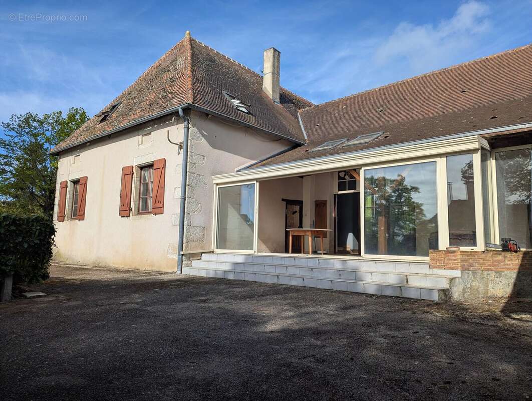 Maison à BRIGUEIL-LE-CHANTRE