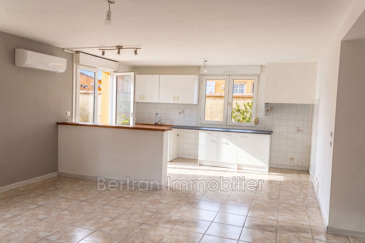 Maison 229 m² à Rivesaltes  - photo 3