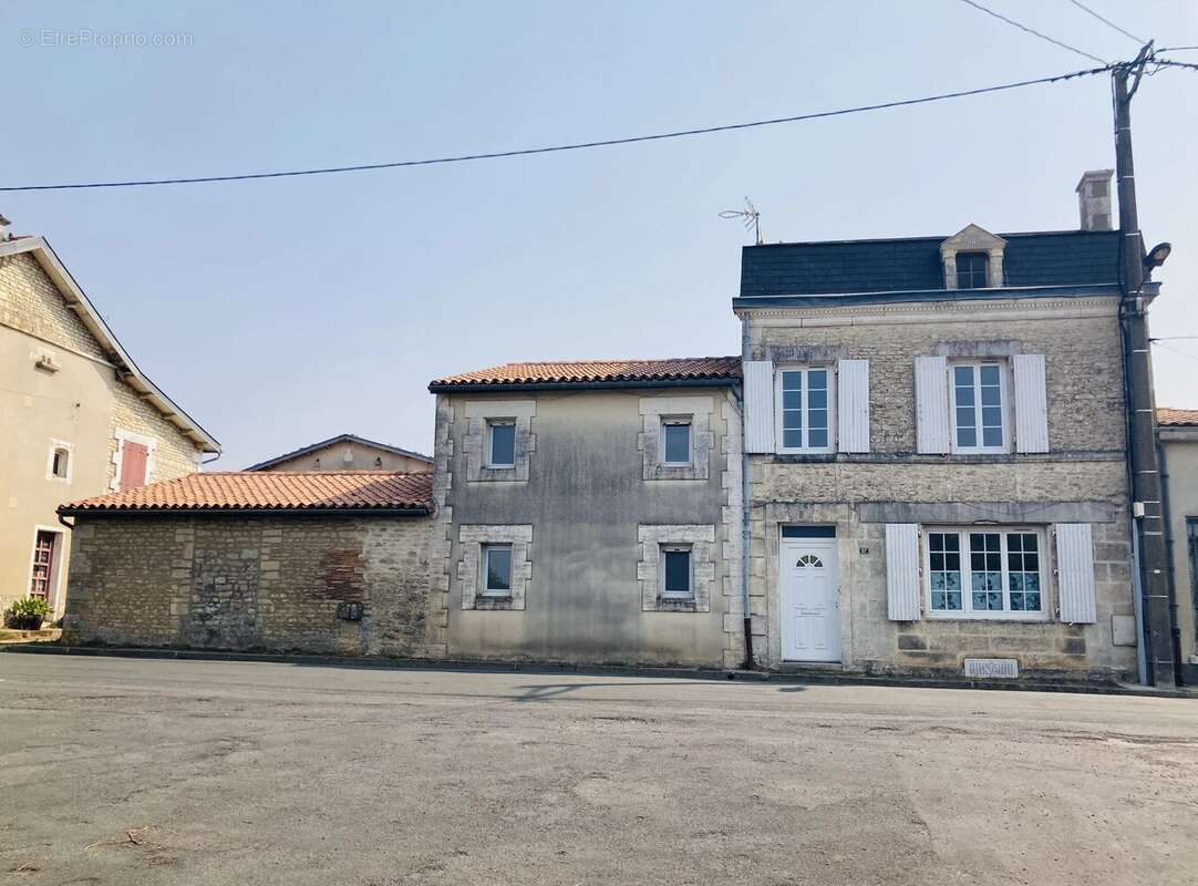 Maison de village avec de vastes espaces de vie - photo 18