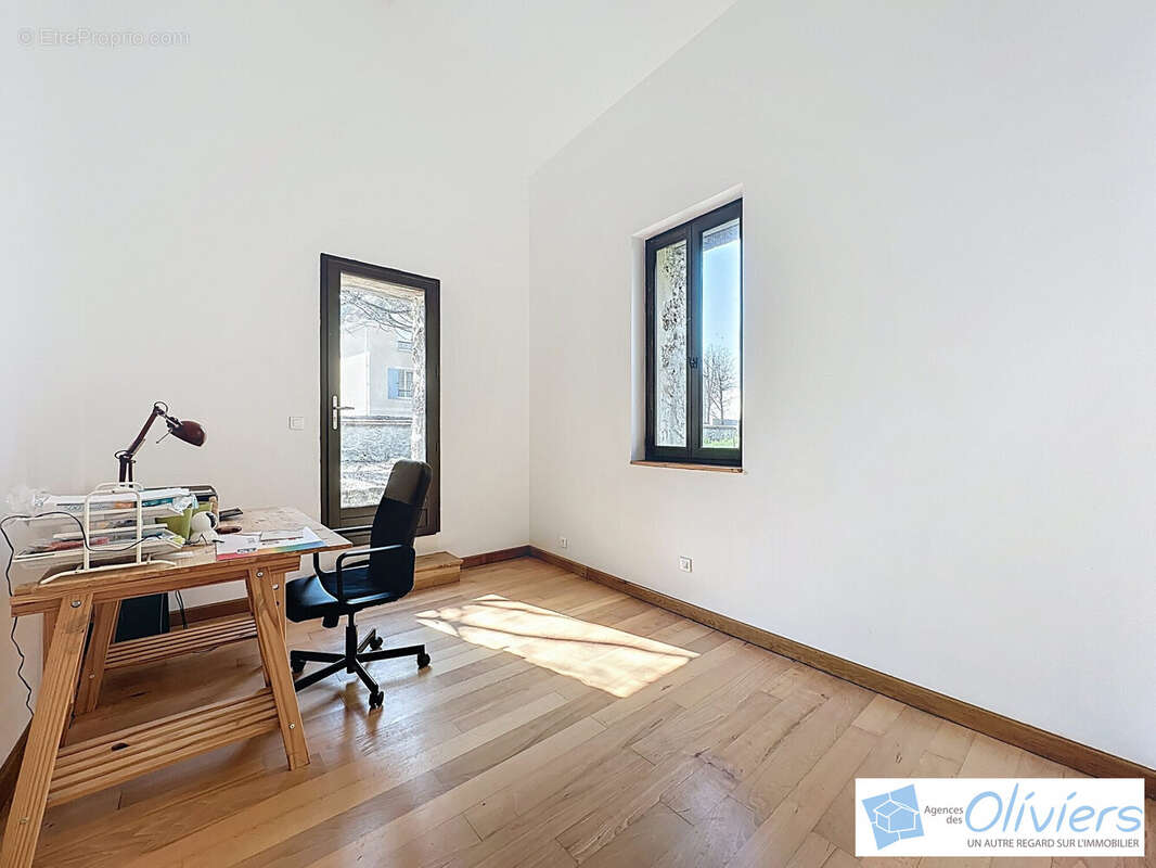 Maison à VOISINS-LE-BRETONNEUX