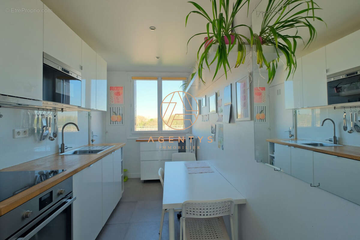 Appartement à SAINT-MAUR-DES-FOSSES