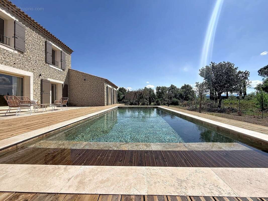 Maison à GORDES