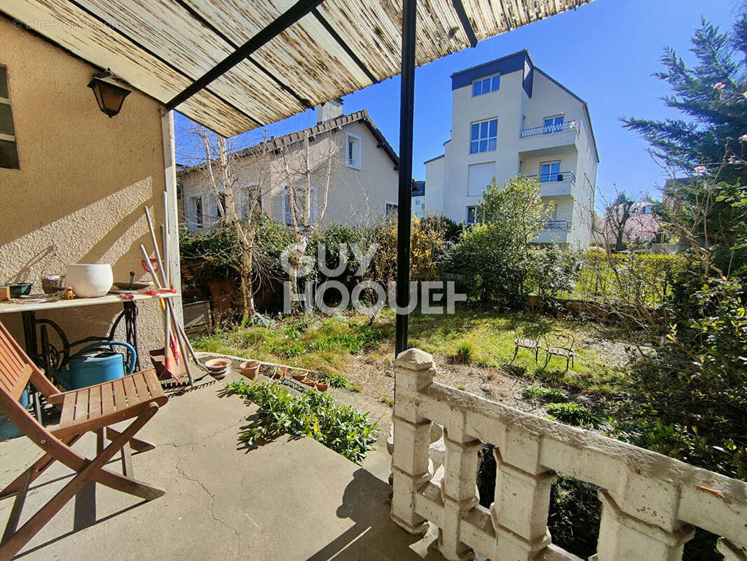 Maison à LA GARENNE-COLOMBES