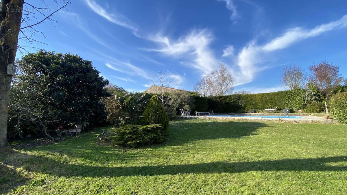 Maison à BOUTENAC-TOUVENT