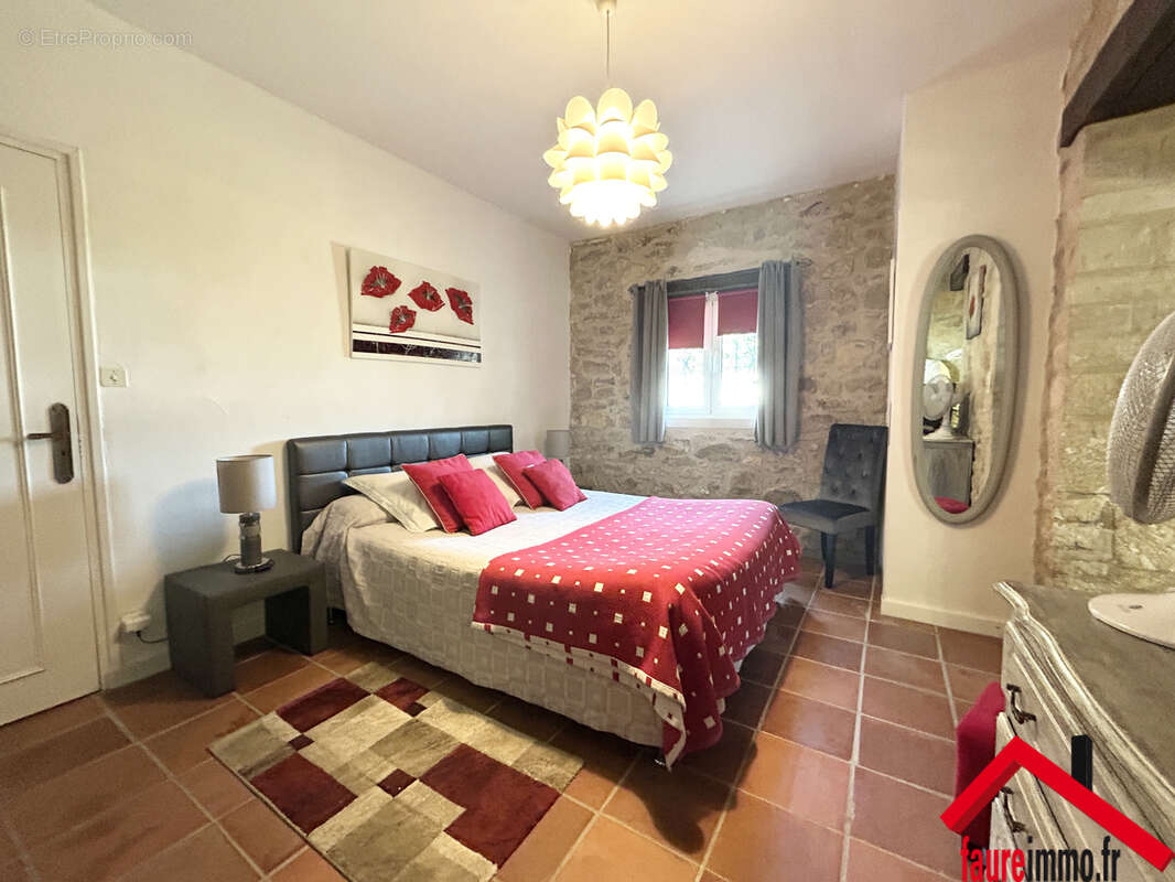 Maison à TERRASSON-LAVILLEDIEU