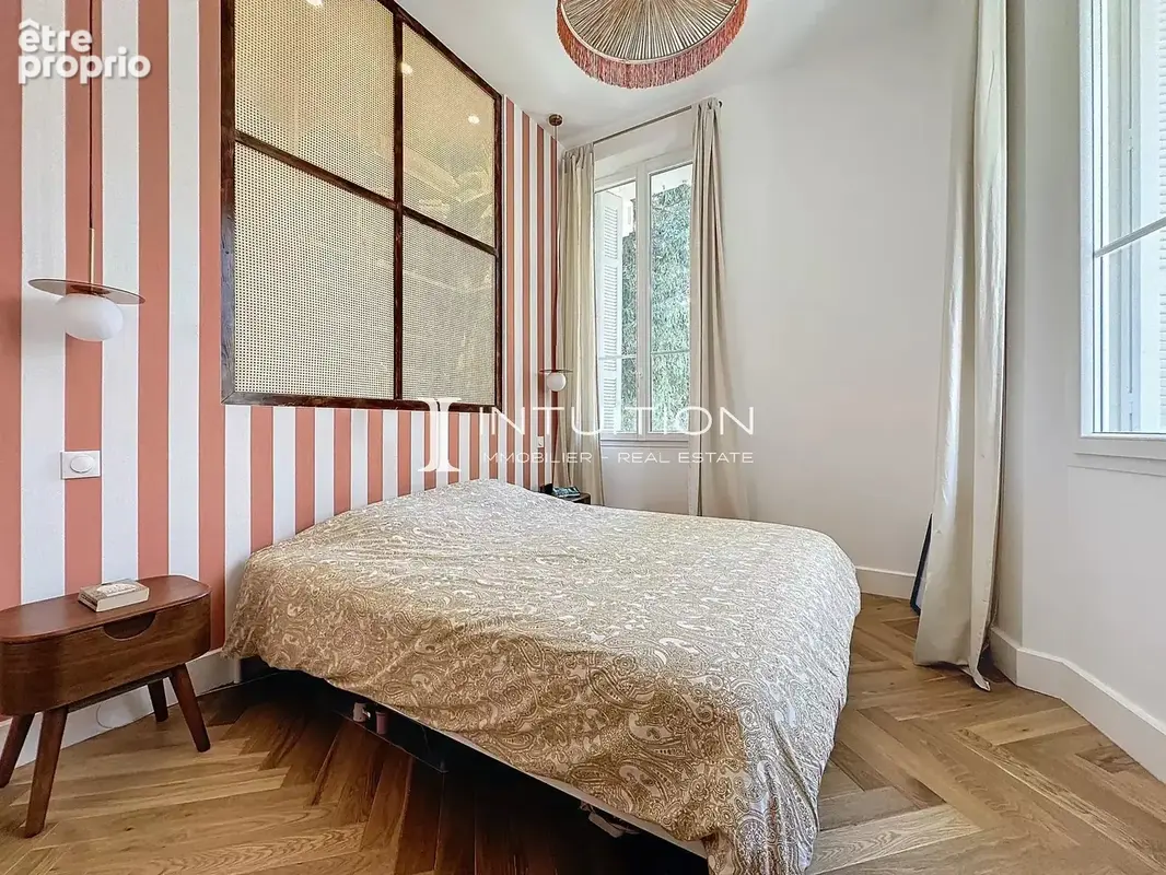 Antibes - Centre : Vaste appartement bourgeois avec terrasse - photo 15