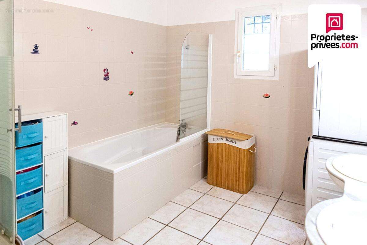 Maison à FLASSANS-SUR-ISSOLE