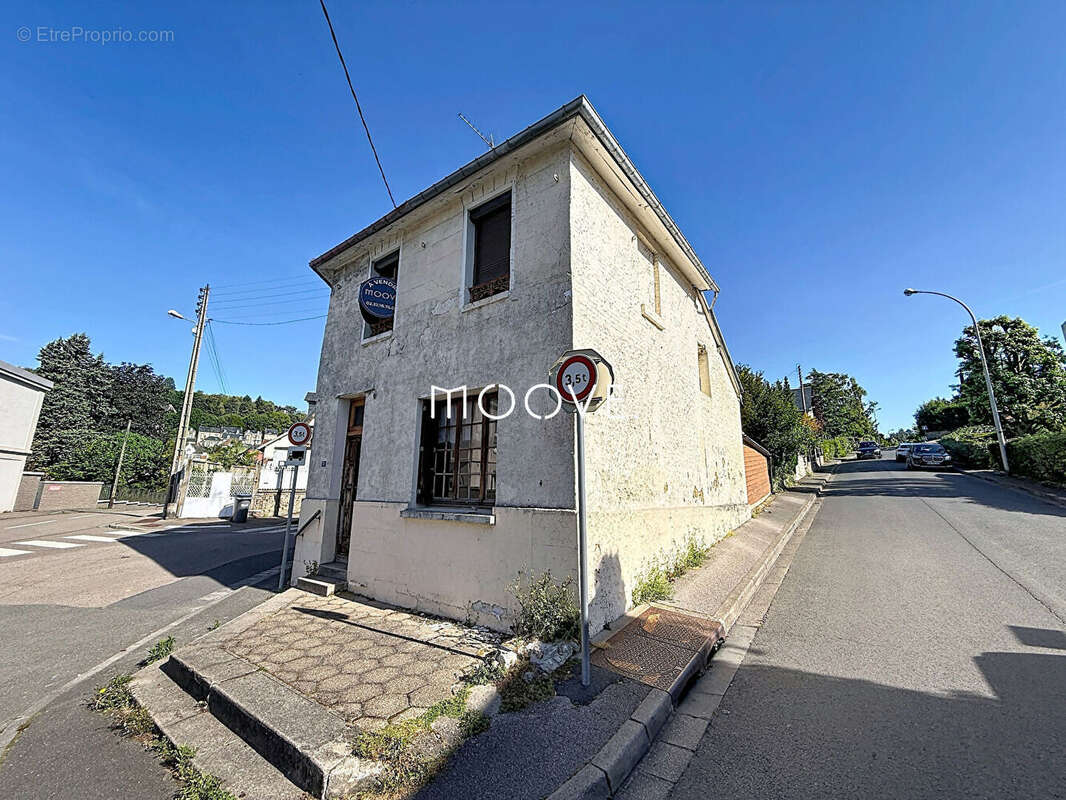 Maison à MONT-SAINT-AIGNAN