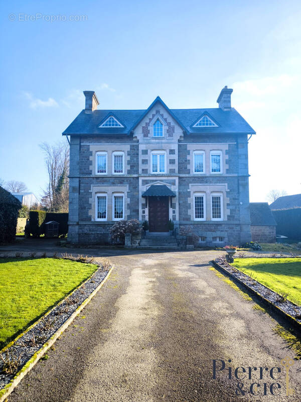 Maison à SAIRES-LA-VERRERIE