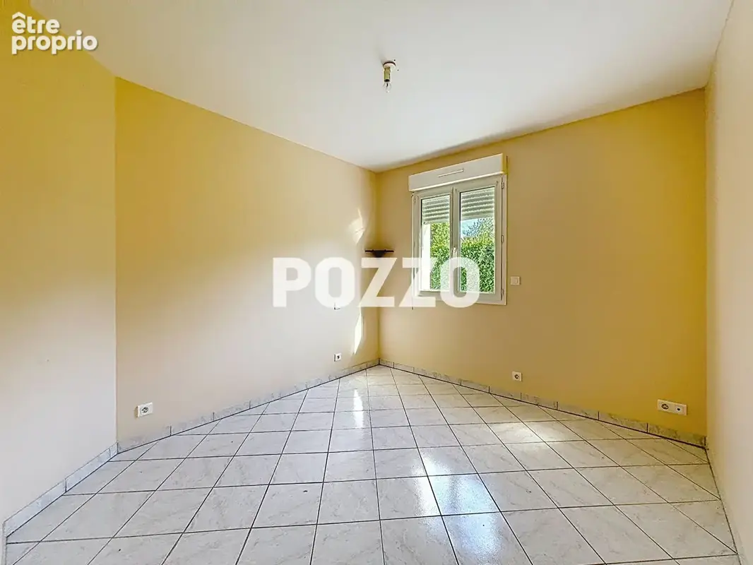 Marigny Le Lozon , maison plain pied de type F5 à 600 mètres du centre ville; bon état, jardin garage et parking privé - photo 7