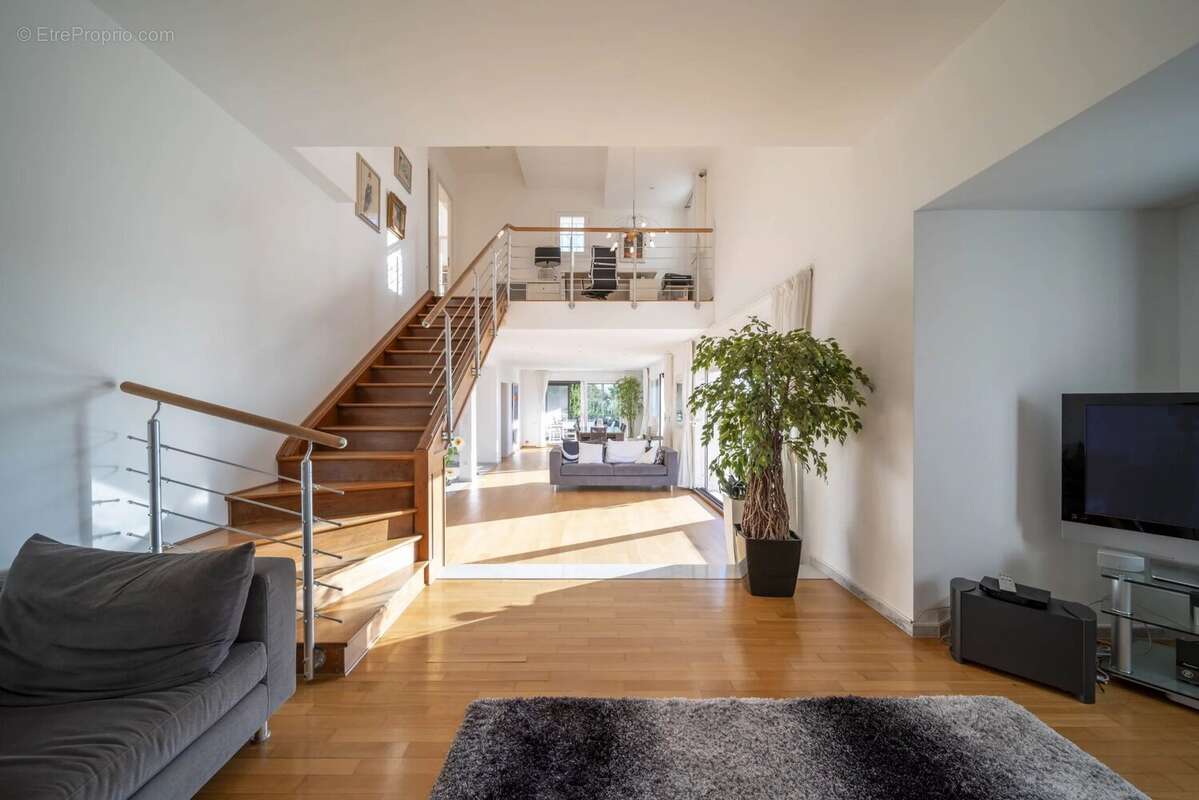 Mont leuze – villa 308 m² sur terrain de 2 550 m² – vue panoramique mer & montagnes - photo 5