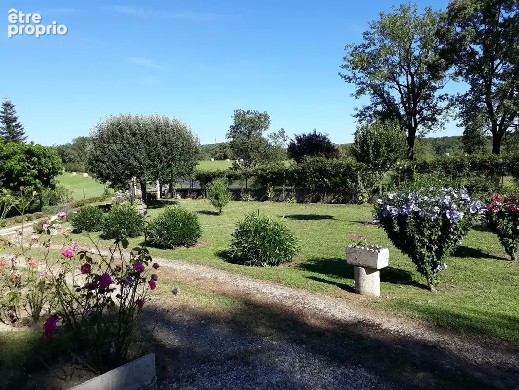 Propriété de caractère avec maison et dépendances sur 24 hectares dans le Lot - photo 4