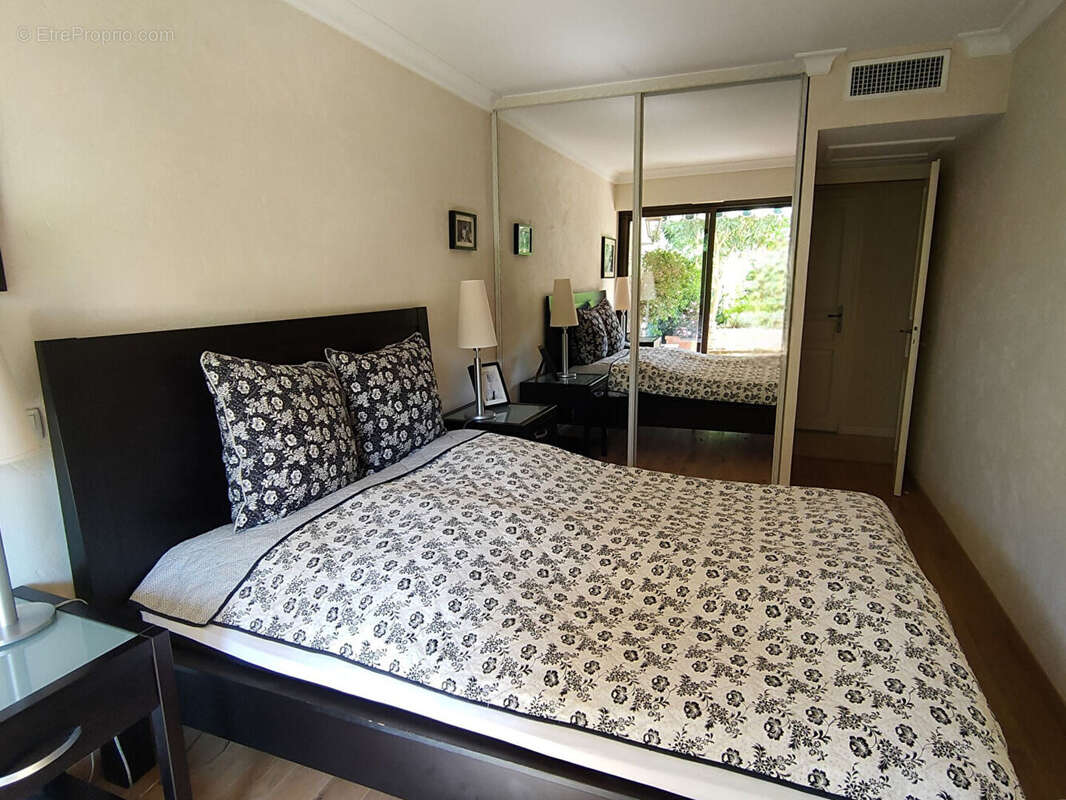 Appartement à MANDELIEU-LA-NAPOULE