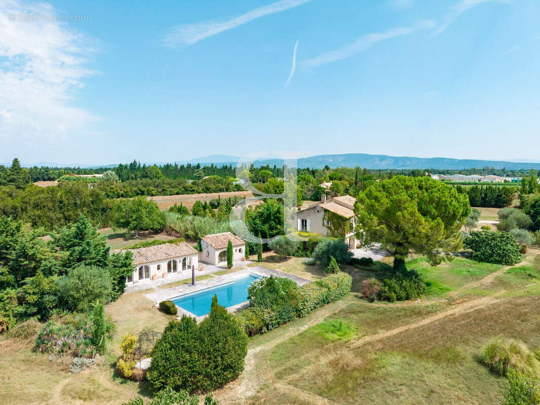 Maison 303 m² à L'isle-Sur-La-Sorgue  - photo 6