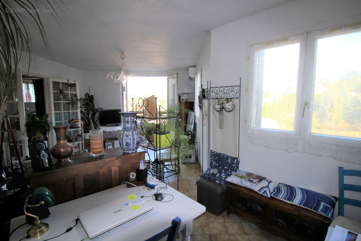 Appartement à VAISON-LA-ROMAINE