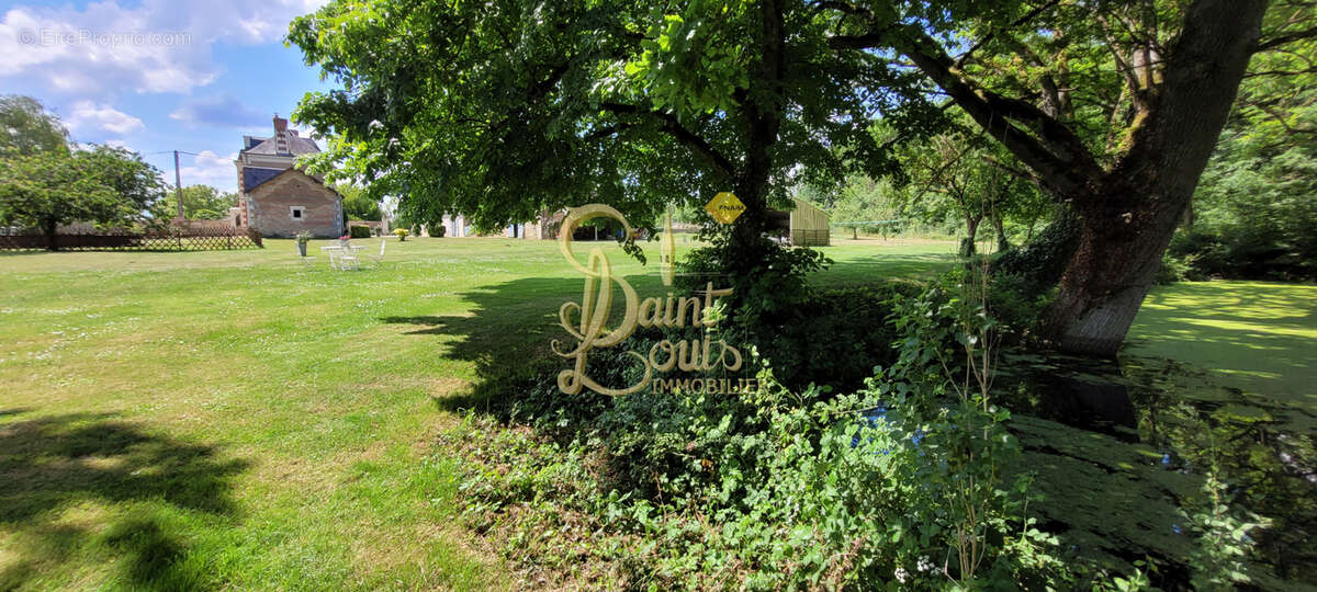 Maison à CHAMPIGNY-SUR-VEUDE