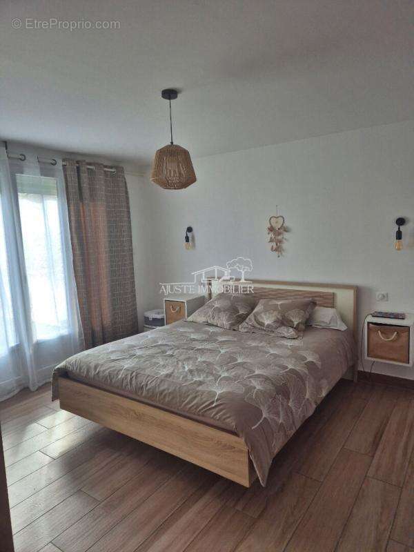 Maison à SAINT-VICTORET