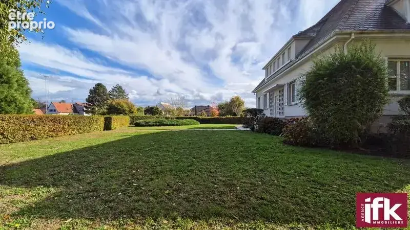 Propriété de 220 m² avec potentiel professionnel sur un terrain de 14,86 ares - photo 2