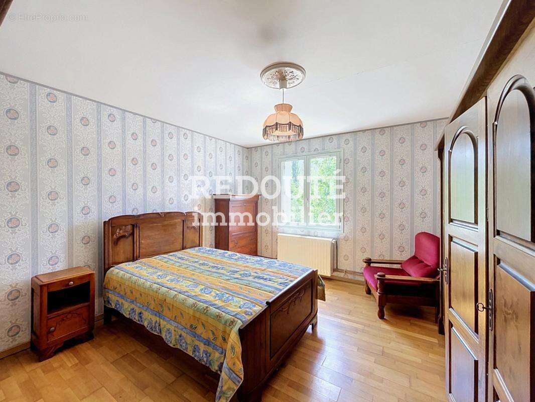 Grande maison T8 environ 250m²  - Hangar - Jardin - Crugny - photo 6